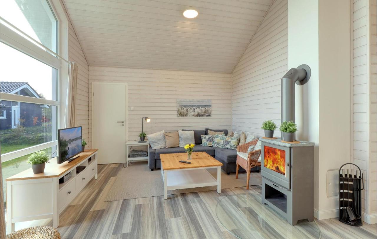 Stunning Home In Krems Ii-Warderbrueck With Wifi Gols Bagian luar foto