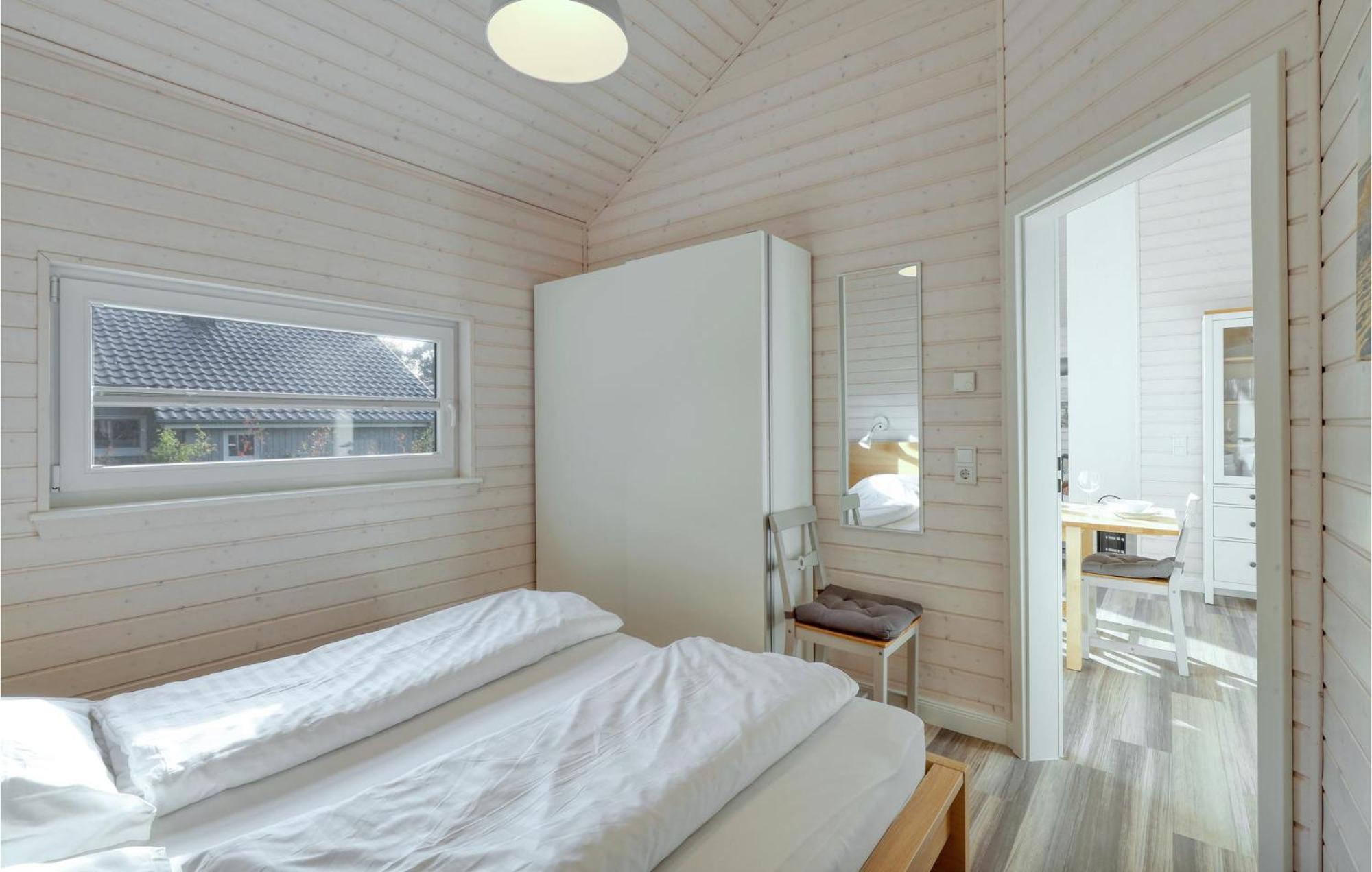 Stunning Home In Krems Ii-Warderbrueck With Wifi Gols Bagian luar foto