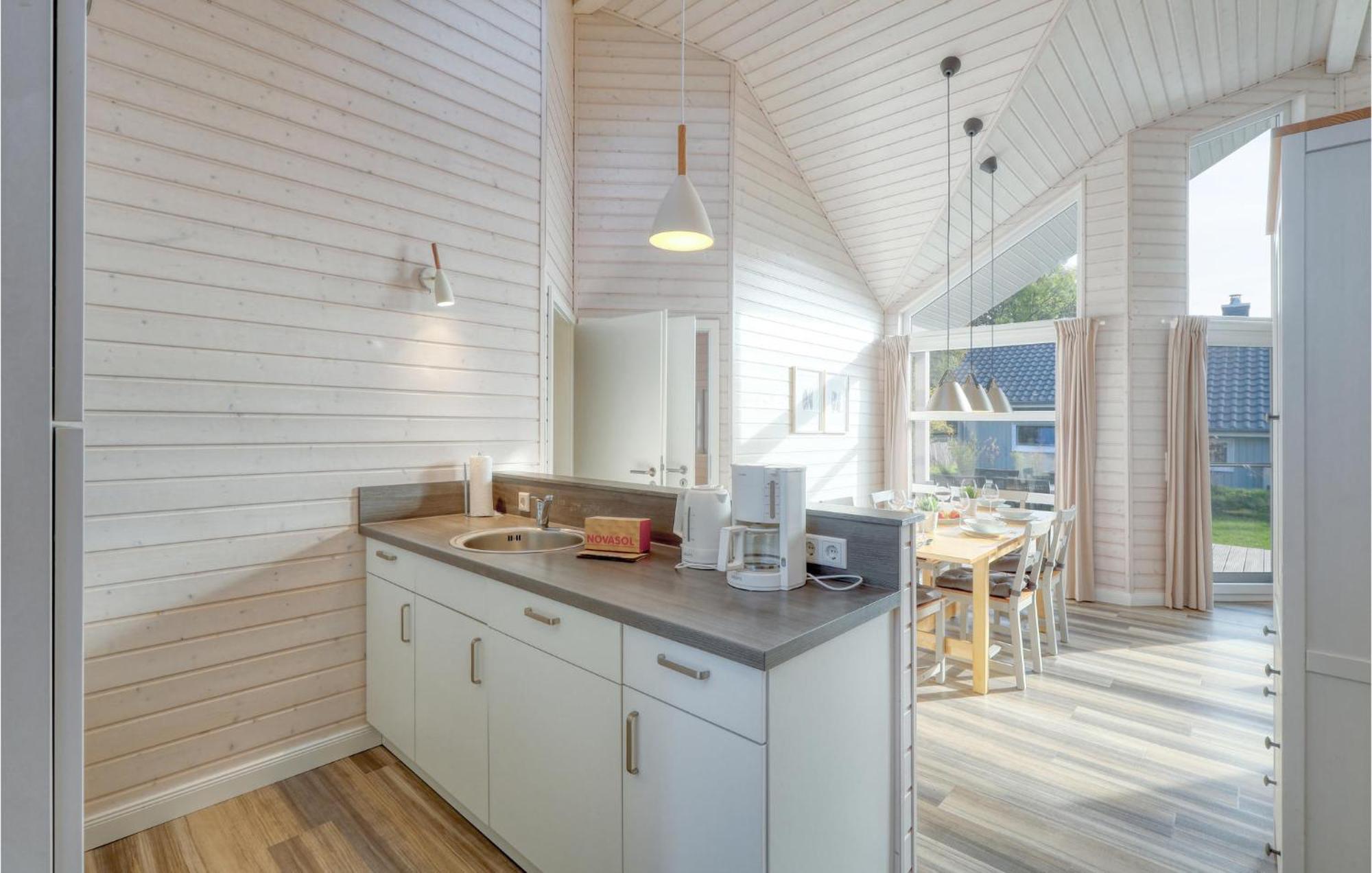 Stunning Home In Krems Ii-Warderbrueck With Wifi Gols Bagian luar foto